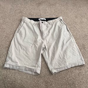 Old Navy Cream Flat Front Shorts